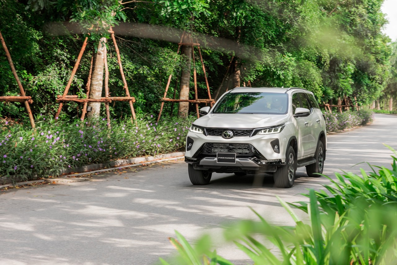 Đánh giá chi tiết về xe Toyota Fortuner 2023 Giá, mẫu xe và tính năng mới