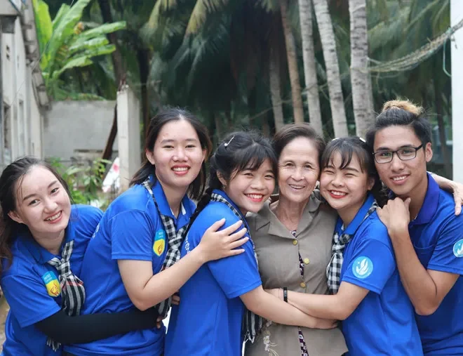 hoạt động tình nguyện giúp bạn hạnh phúc