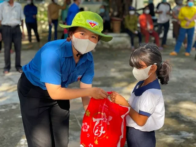 Tìm hiểu khái niệm thiện nguyện và tình nguyện