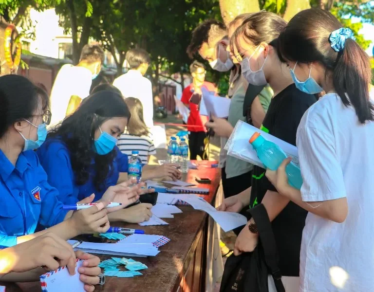 Tiếp sức mùa thi là gì