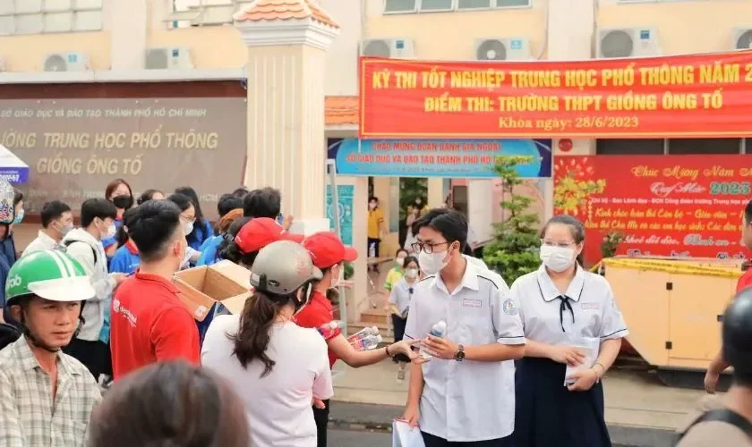 Thời điểm diễn ra chương trình "Tiếp sức mùa thi"